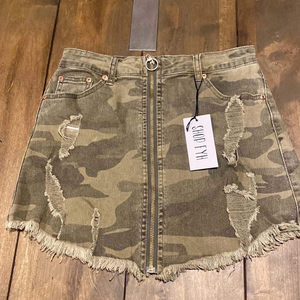 Camo Skirt NWT